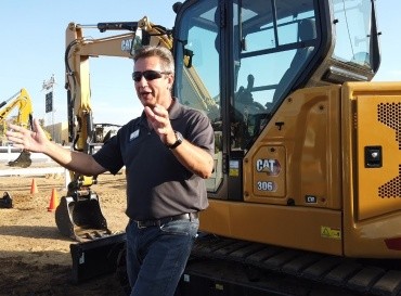 Компания Caterpillar запустила в массовое производство новый мини-экскаваторов